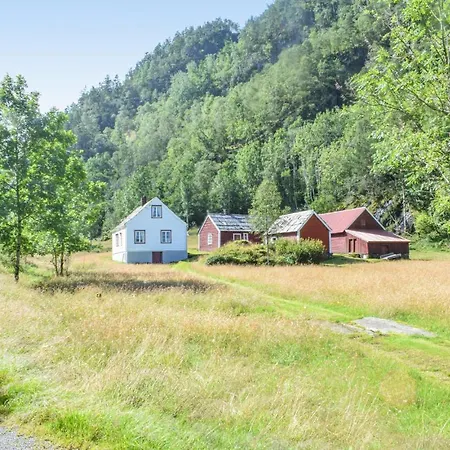 3 Bedroom Stunning In *